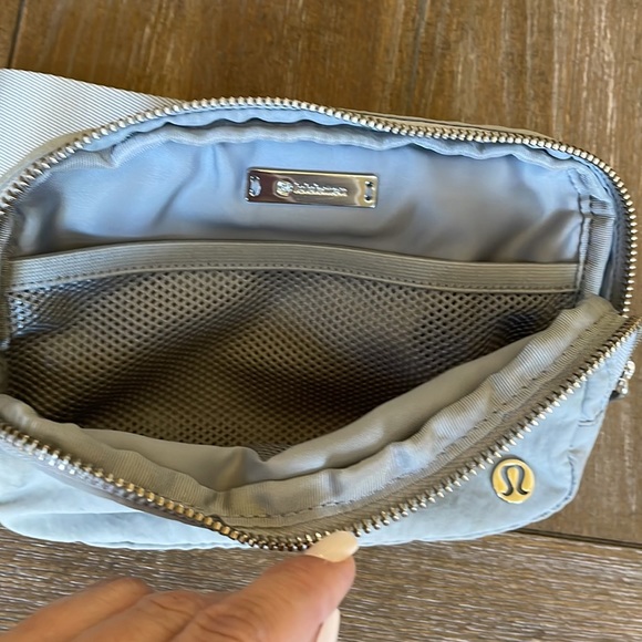 Lululemon Everywhere Belt Bag 1L Gray - Picture 3 of 4